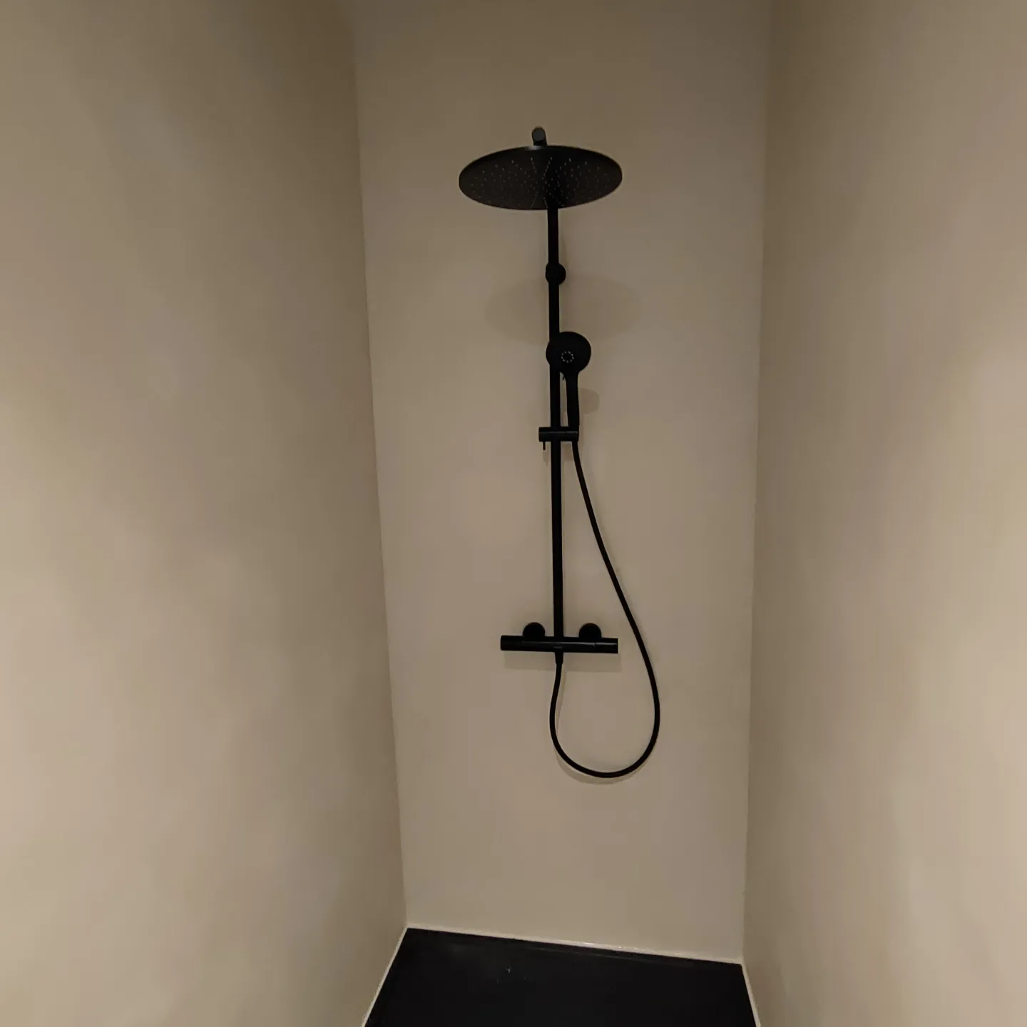 Betonciré-badkamers7